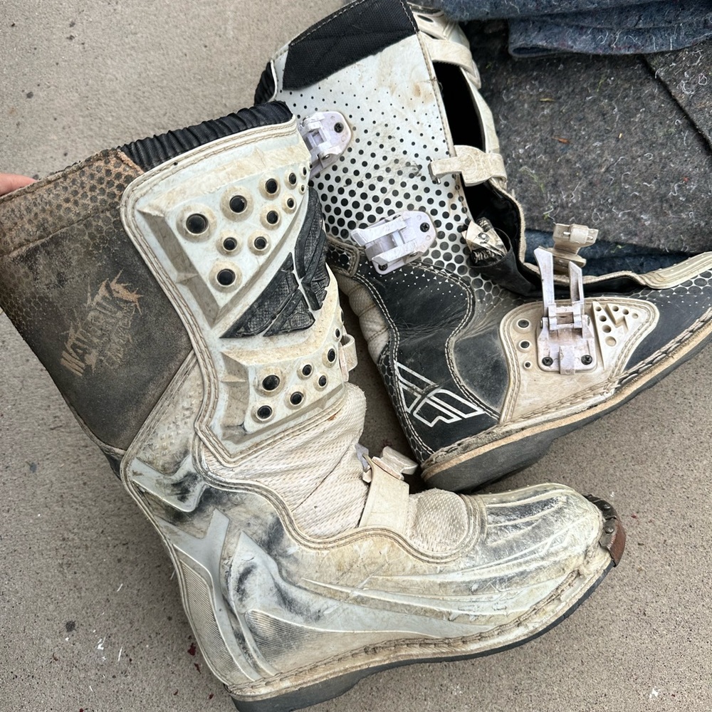 Fly racing boots